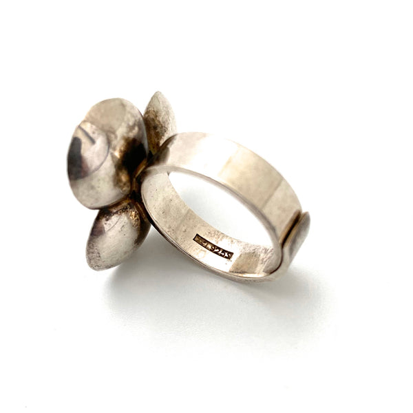 Kupittaan Kulta textured silver flower ring