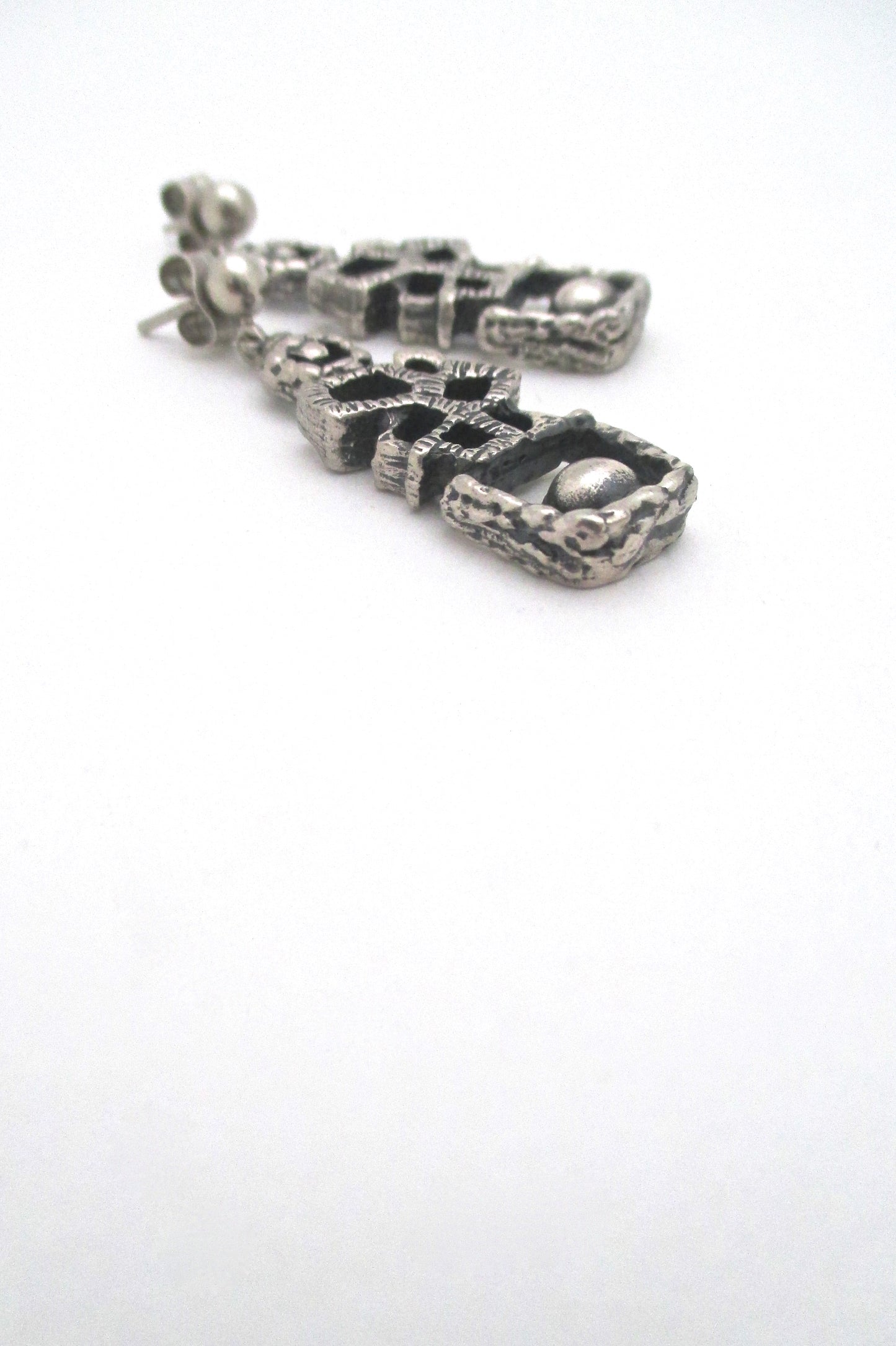 detail Guy Vidal Canada vintage modernist pewter drop earrings brutalist jewelry