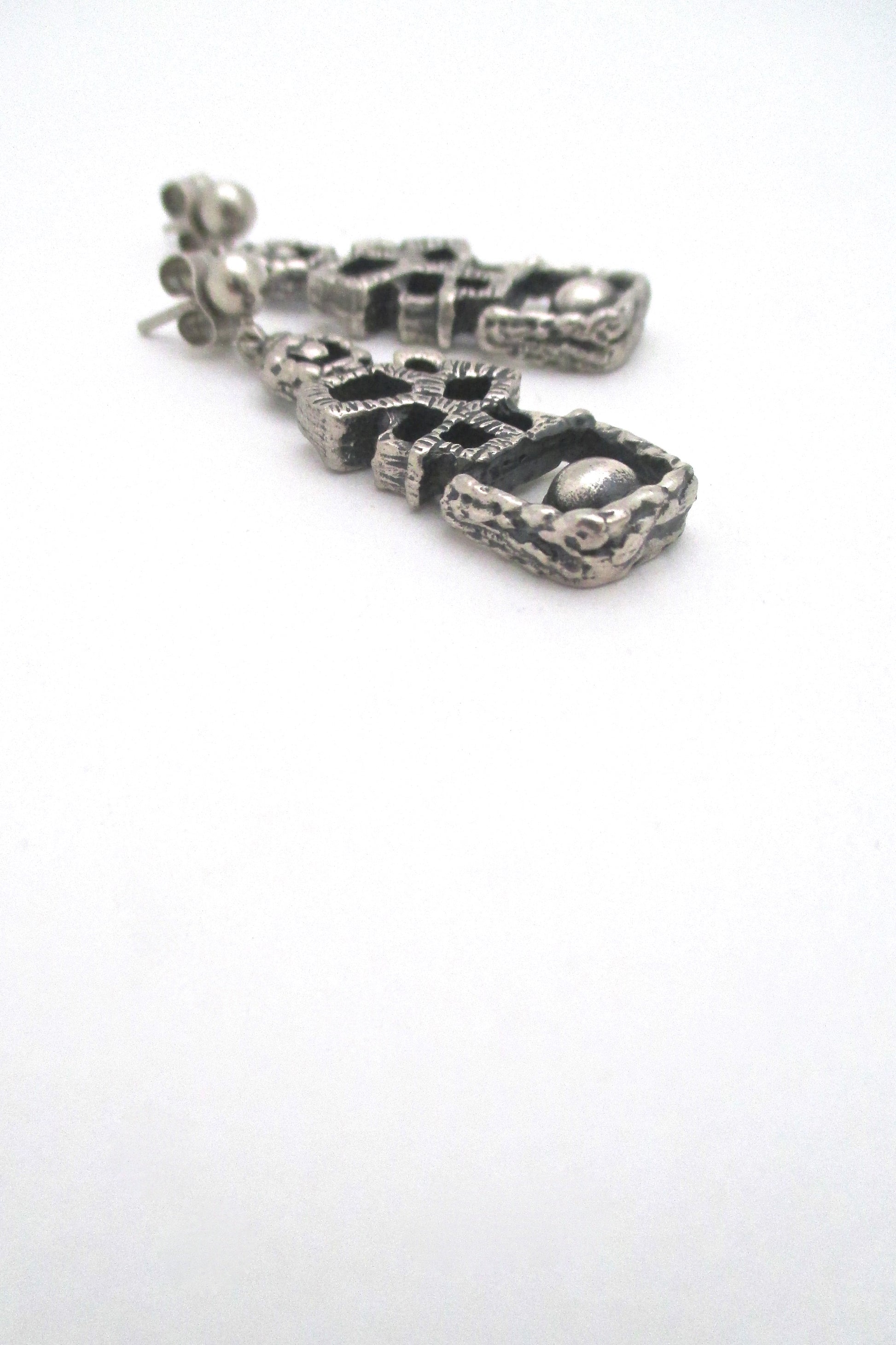 detail Guy Vidal Canada vintage modernist pewter drop earrings brutalist jewelry