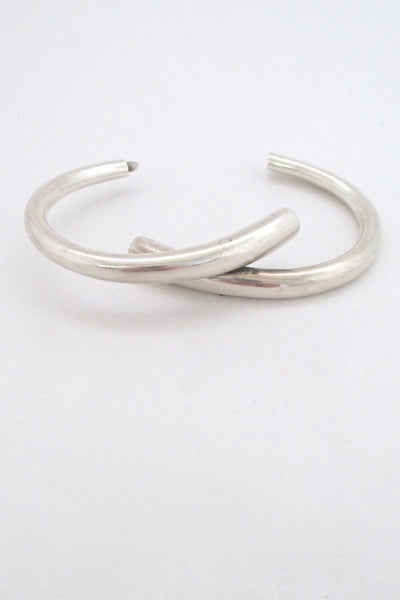 detail Aage Weimar Denmark vintage Scandinavian Modern sleek heavy silver bracelet hidden closure