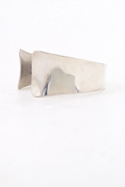 detail Henning Ulrichsen Denmark vintage silver flared cuff bracelet Scandinavian Modern design