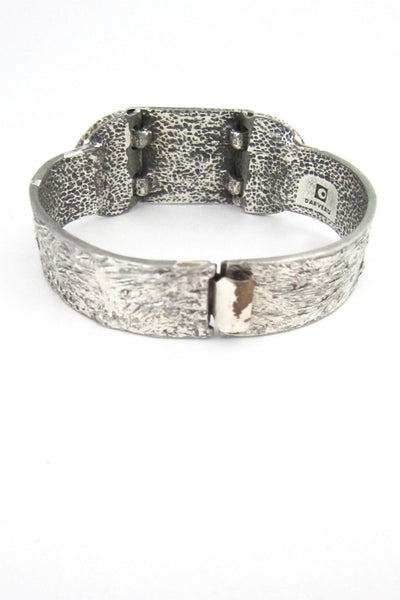 Darveau hinged bracelet