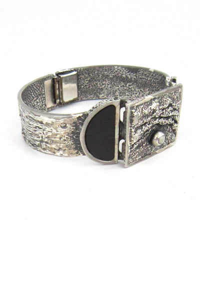 Darveau hinged bracelet