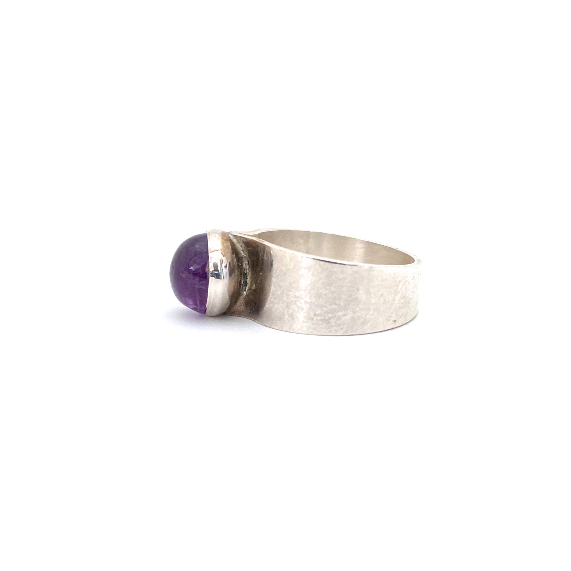 profile Kaunis Koru Finland vintage silver amethyst ring Rauno Oma Mättö 1975 Scandinavian Modern jewelry design