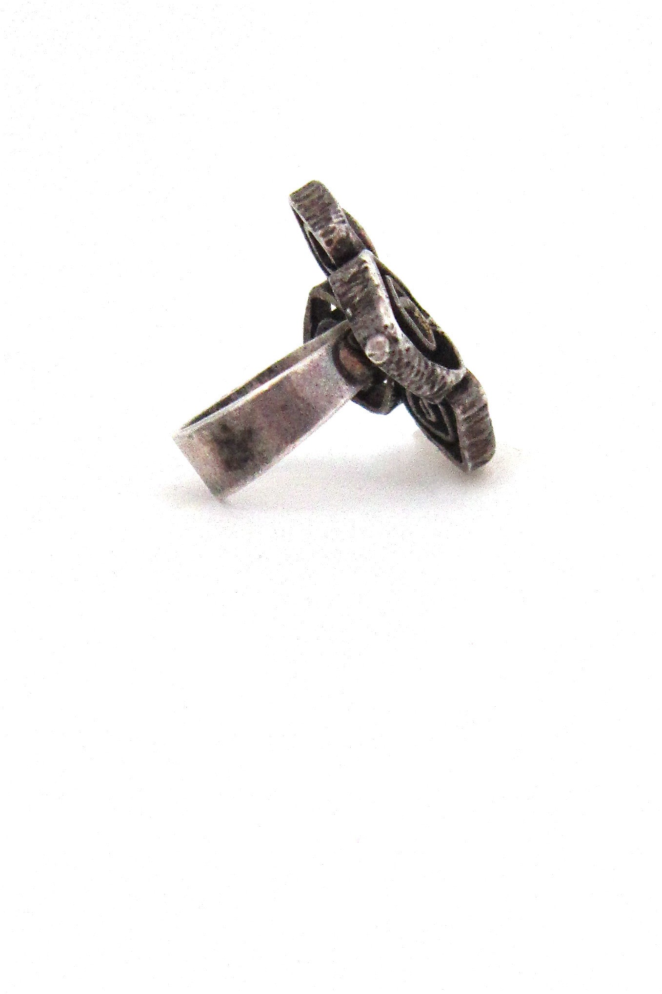 Erik Granit spirals squared ring