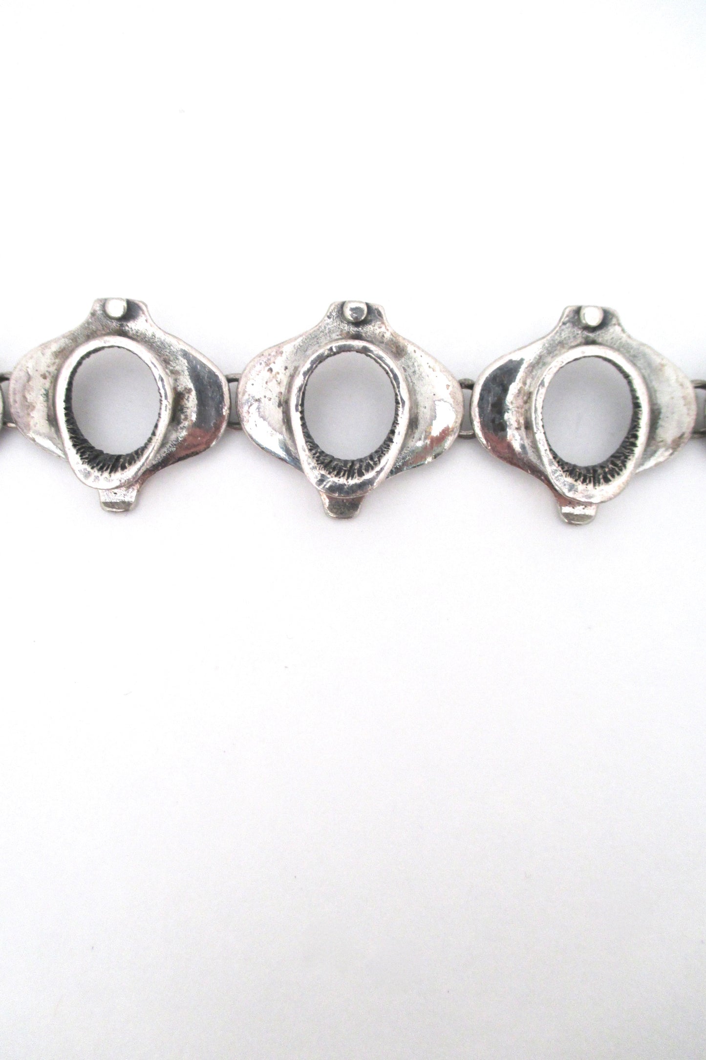 detail Guy Vidal Canada vintage brutalist pewter Vertebrae link bracelet 1970s jewelry