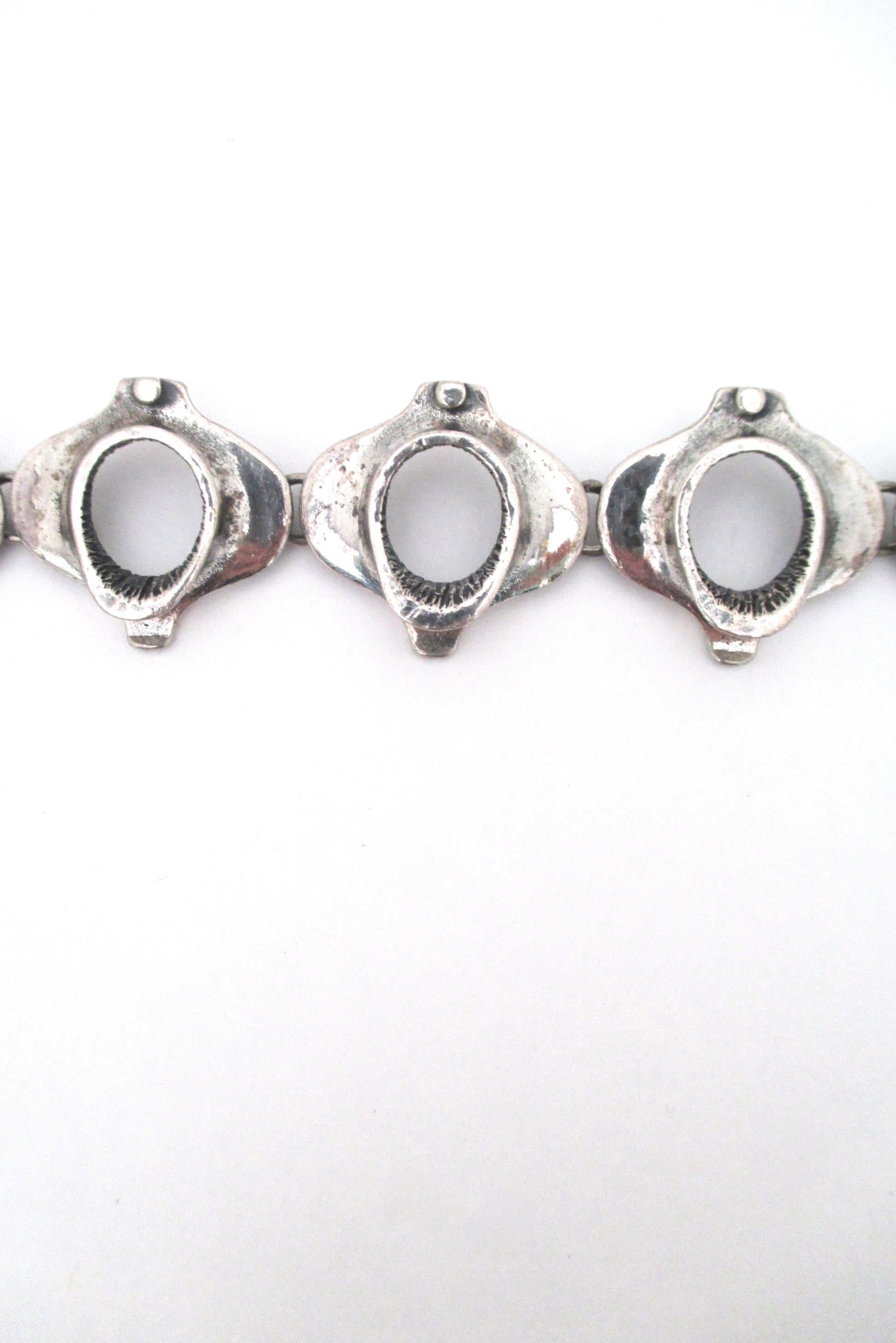 detail Guy Vidal Canada vintage brutalist pewter Vertebrae link bracelet 1970s jewelry