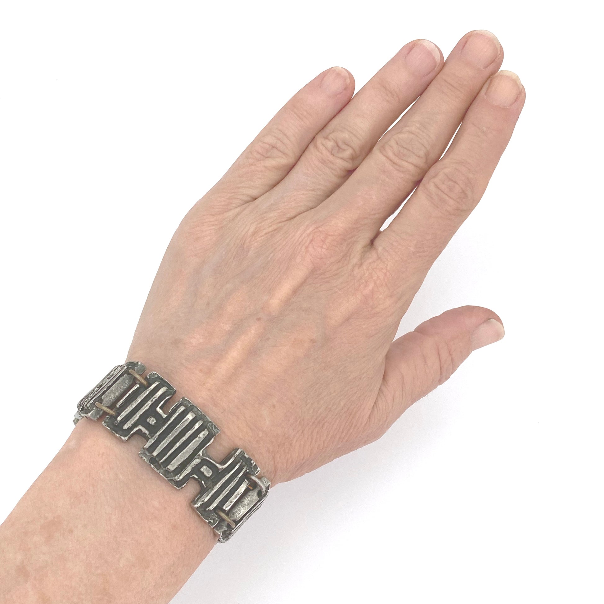 scale Robert Larin Canada vintage brutalist pewter chunky panel link bracelet