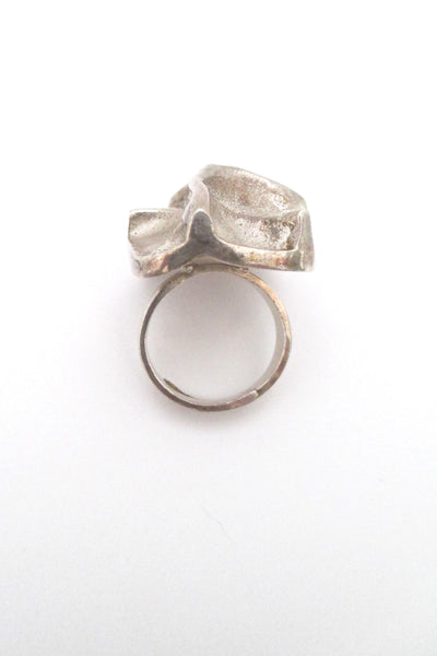 Matti Hyvarinen deeply sculptural large silver ring - 1973