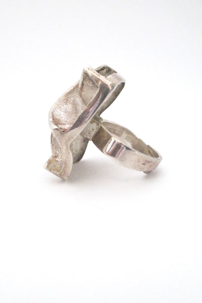 Matti Hyvarinen deeply sculptural large silver ring - 1973