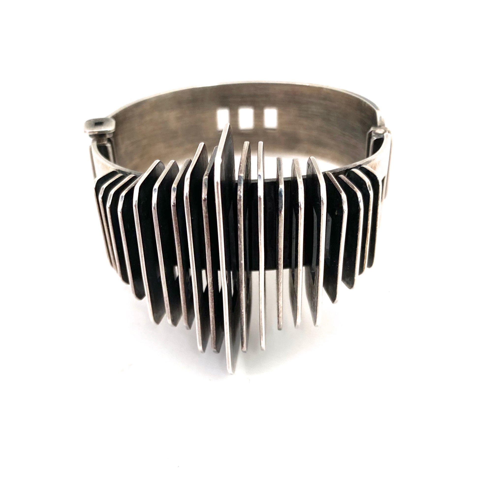 detail vintage studio made exceptional heavy silver hinged fins bracelet unknown maker Modernist jewelry design