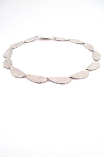 Hans Hansen sleek silver stylized leaves choker - hidden closure