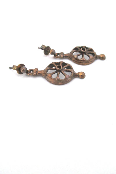 profile Uni David-Andersen Norway vintage brutalist bronze drop earrings Unn Tangerud