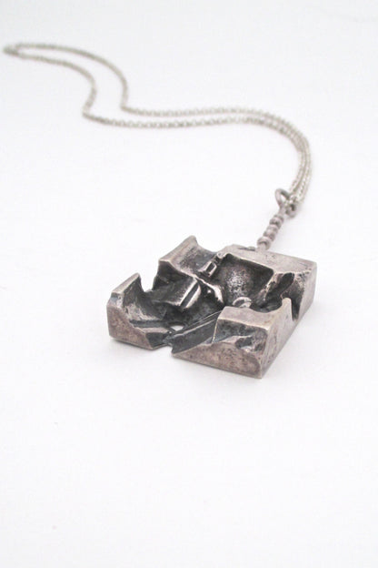 detail Jorma Laine for Kultateollisuus Finland vintage Scandinavian Modern silver pendant 1971