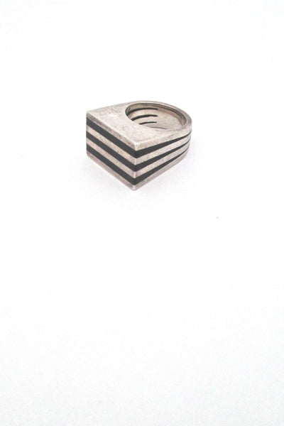 detail Puig Doria Spain vintage Modernist silver and ebony heavy striped ring