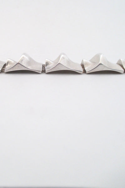 profile Matti Hyvarinen Finland vintage massive textural silver link bracelet 1973