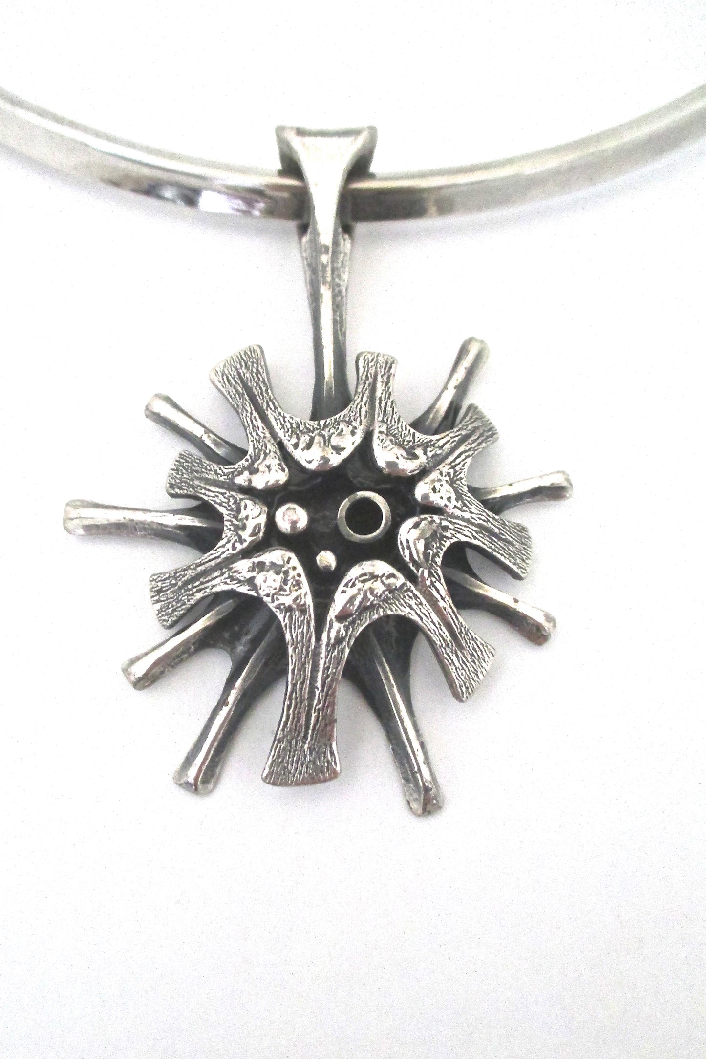 detail Guy Vidal Canada vintage brutalist pewter starburst choker pendant necklace