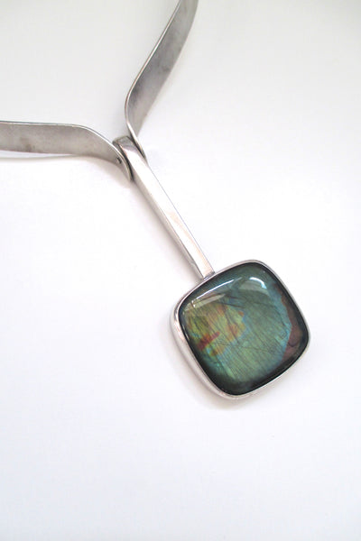 detail Kaunis Koru Finland vintage silver spectrolite large collier necklace by Olavi Wehmersuo 1978