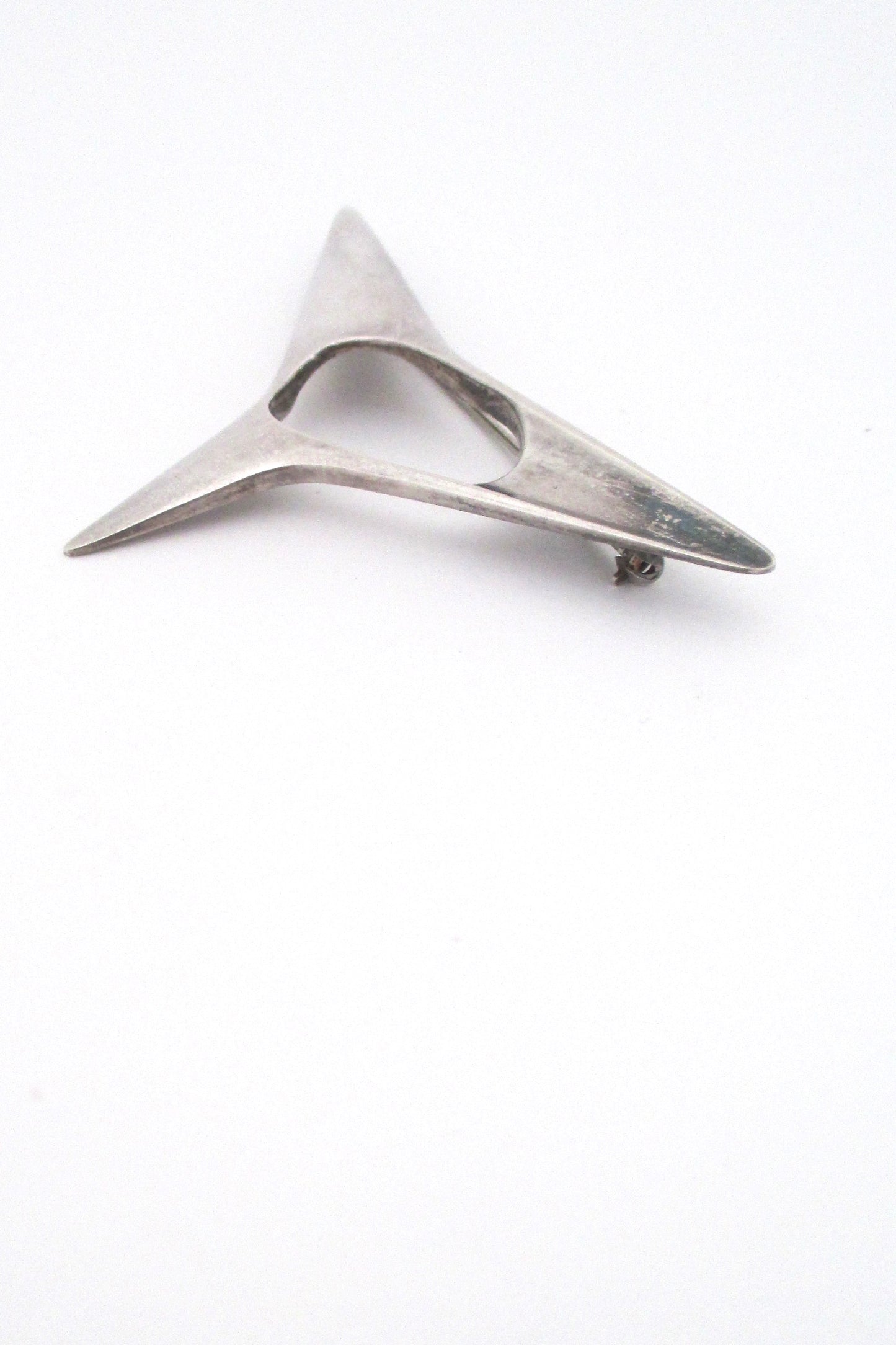 profile Georg Jensen Denmark vintage silver Modernist brooch 342 by Henning Koppel