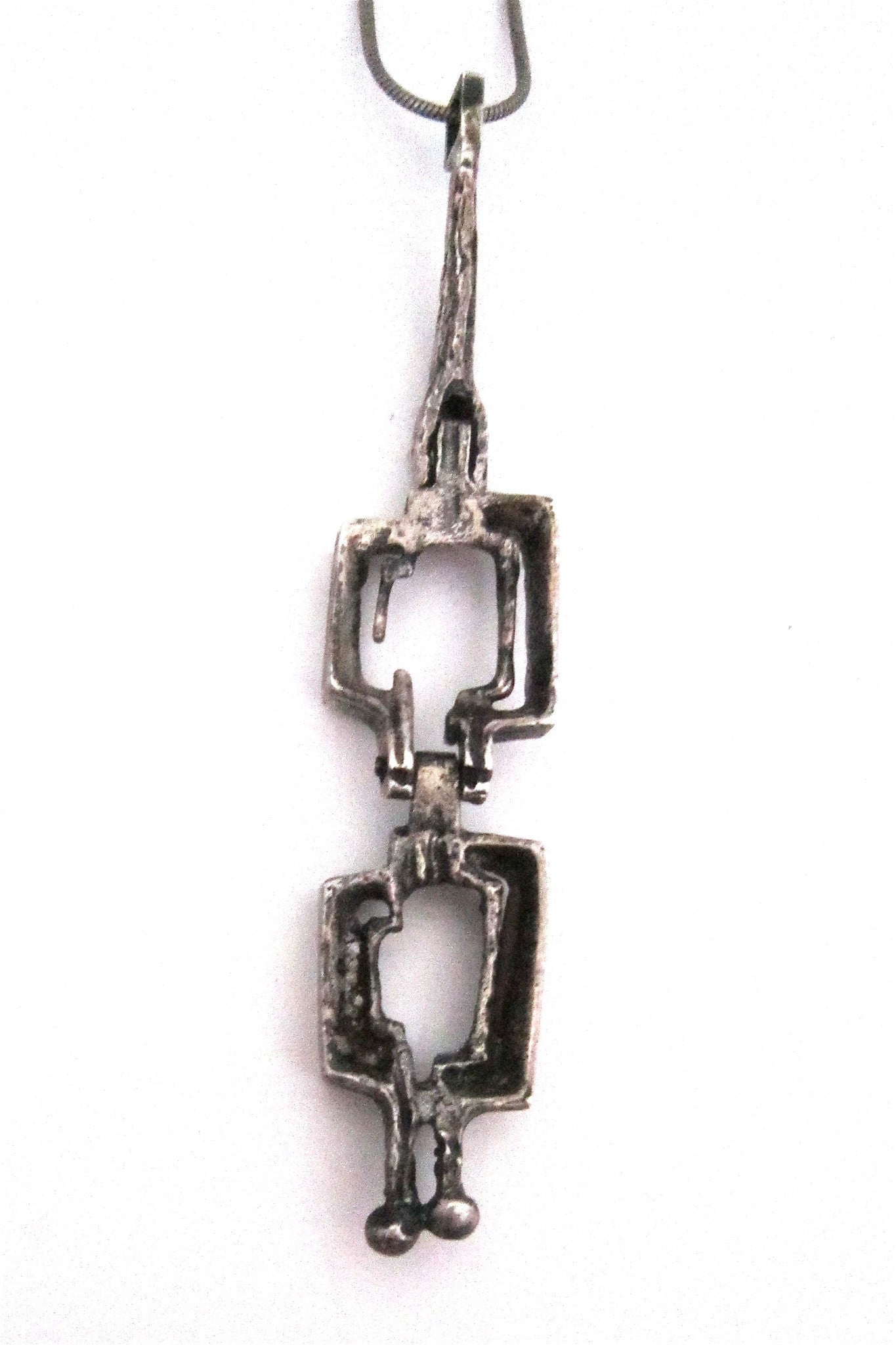 relo kinetic necklace