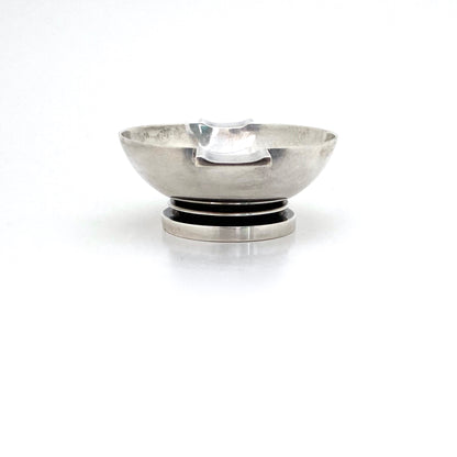 detail Georg Jensen Denmark vintage Art Deco sterling silver Pyramid ashtray 660 Harald Nielsen Scandinavian Modern design