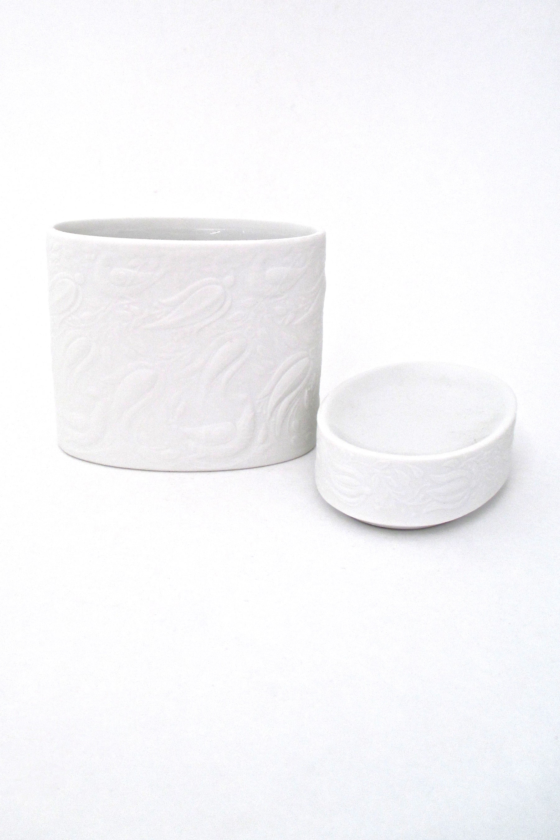 detail Bjorn Wiinblad for Rosenthal Germany vintage Studio Line porcelain lidded box