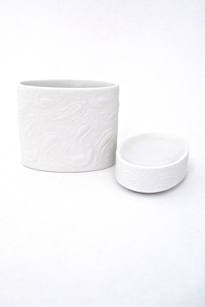 detail Bjorn Wiinblad for Rosenthal Germany vintage Studio Line porcelain lidded box