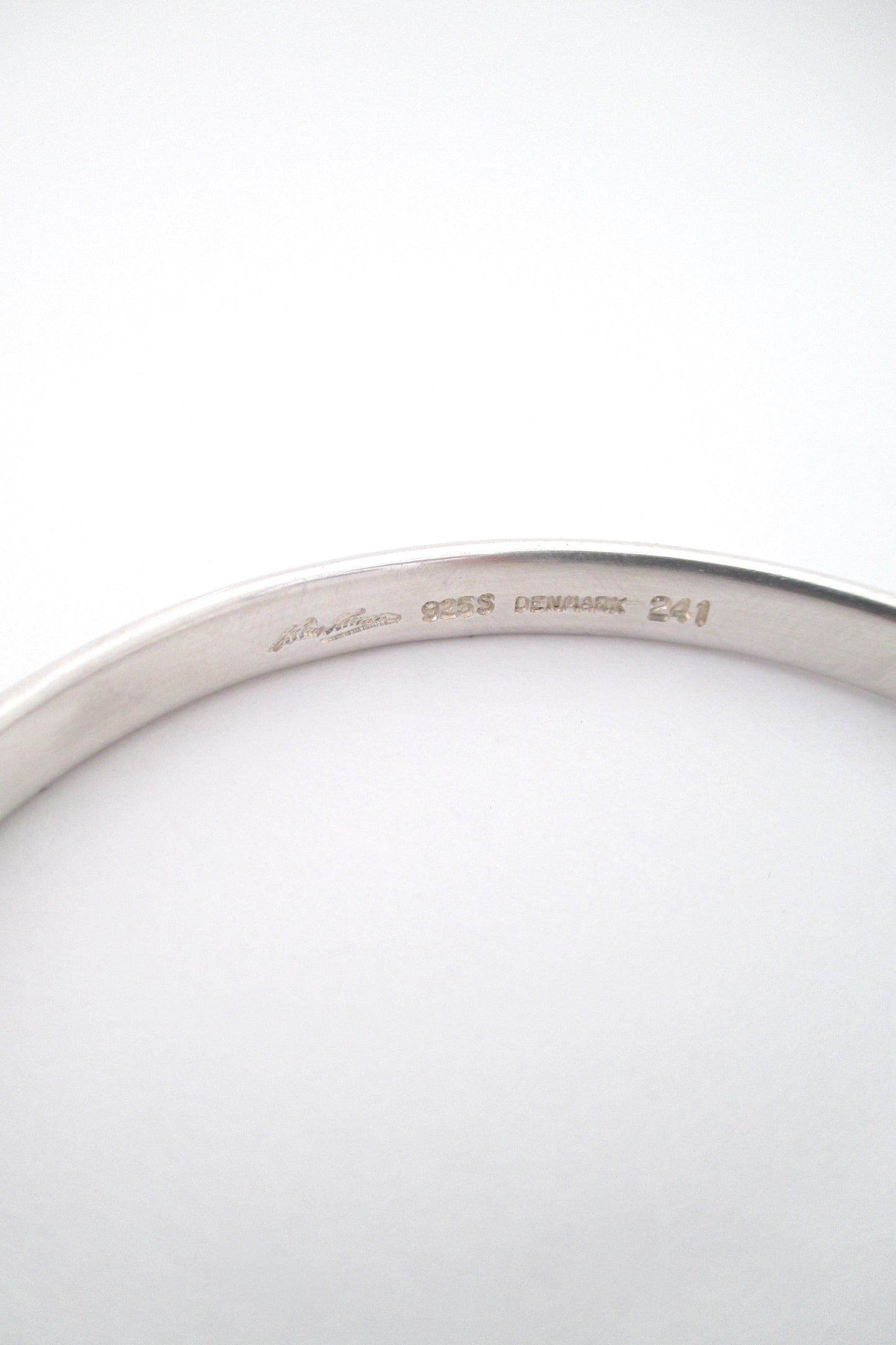 Hans Hansen silver 'V profile' bangle #241