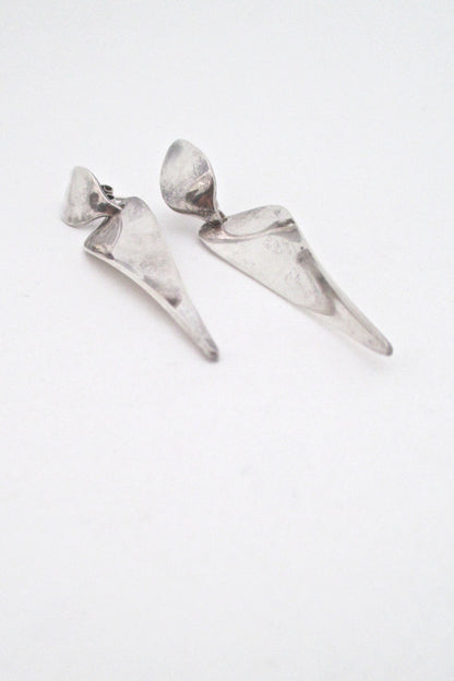 detail Nanna Ditzel for Georg Jensen Denmark vintage modernist silver statement drop earrings Scandinavian Modern