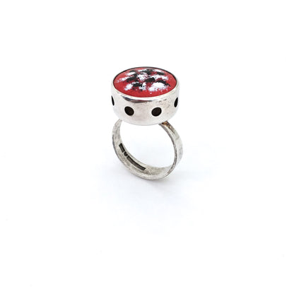 detail Martti Viikinniemi Finland vintage silver enamel large ring red black white 1968 Scandinavian Modernist design jewelry