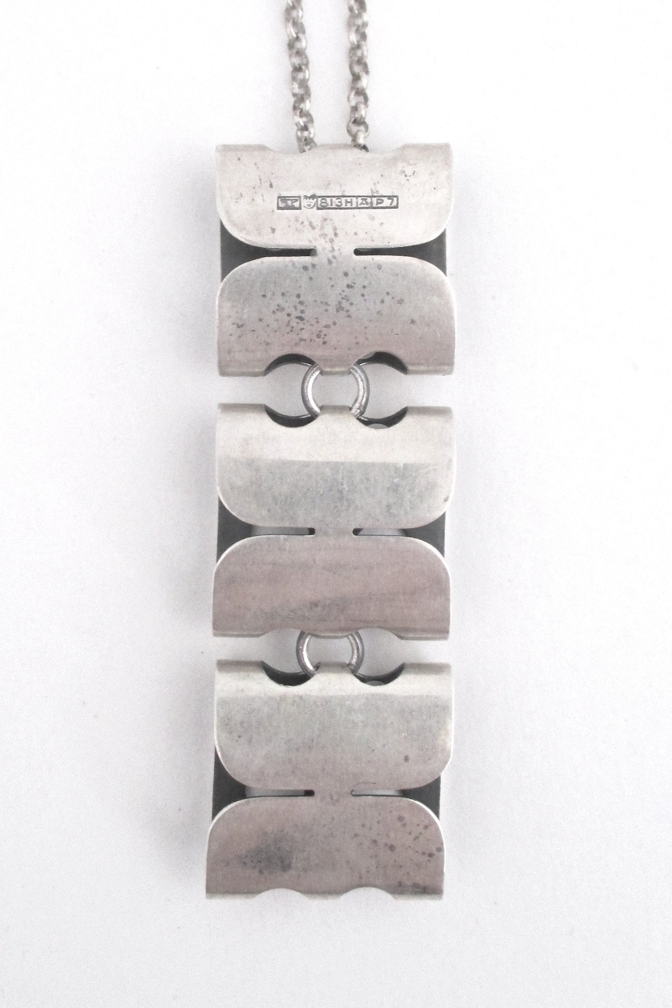 Elis Kauppi for Kupittaan Kulta long kinetic silver pendant