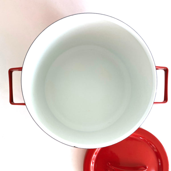 detail Finel Finland large vintage enamel lidded stock pot red