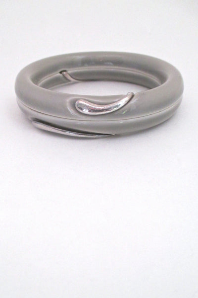detail Royal-Copenhagen-Denmark-vintage-porcelain-bangle-bracelet