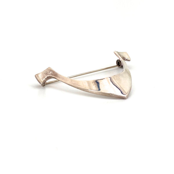 detail Tone Vigeland Plus Studio Norway vintage silver Hook brooch original leather pouch