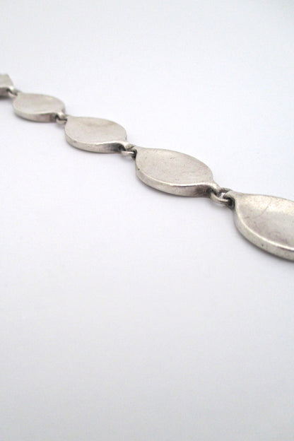 detail Georg Jensen Denmark vintage silver heavy link bracelet 171 by Flemming Eskildsen Scandinavian Modernist design