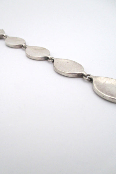 detail Georg Jensen Denmark vintage silver heavy link bracelet 171 by Flemming Eskildsen Scandinavian Modernist design