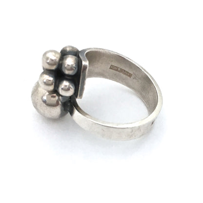 Elis Kauppi 'silver spheres' wrap ring
