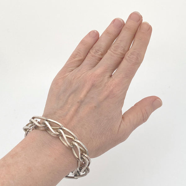detail scale vintage heavy silver loop in loop chain bracelet signed