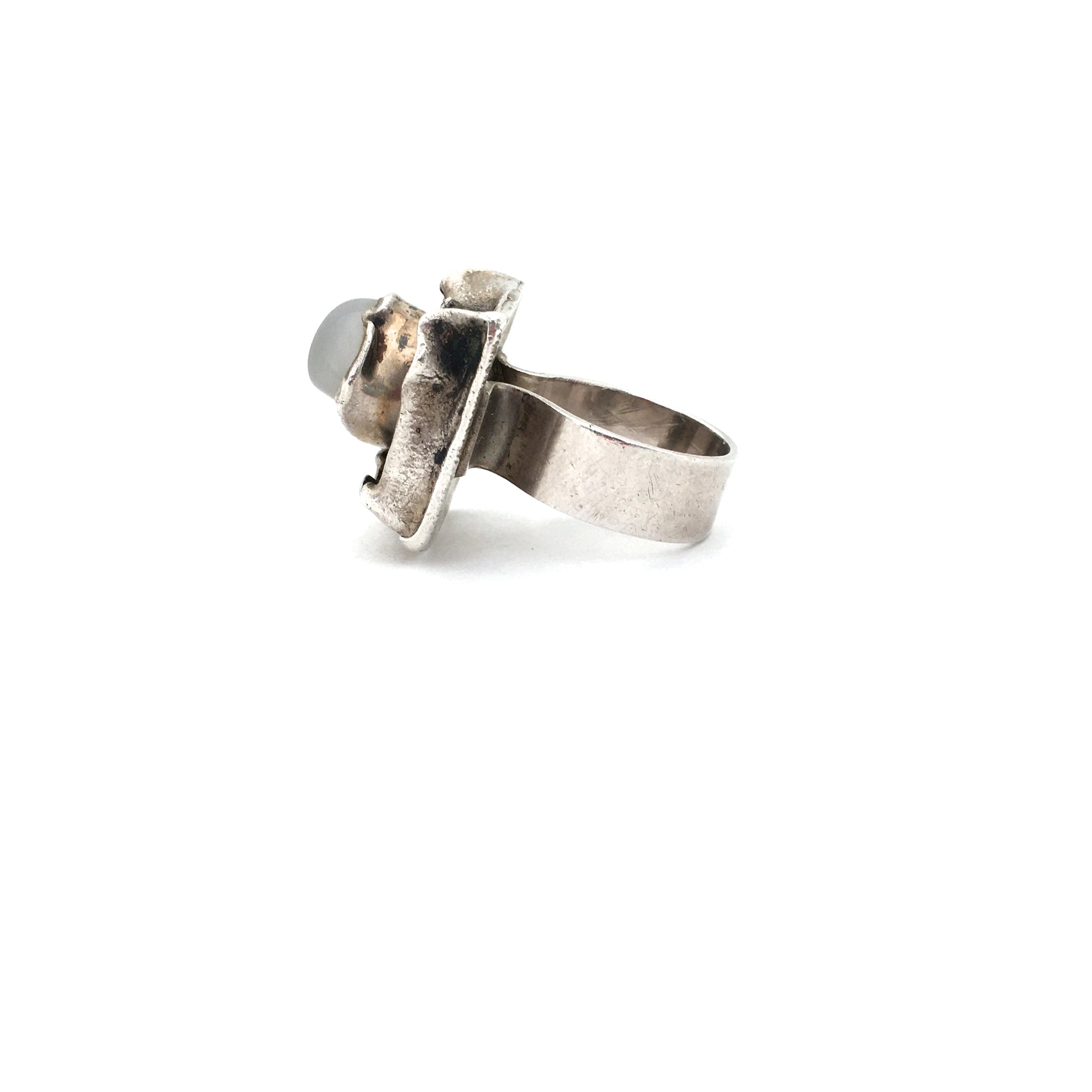 detail Jens Peter Clausen Gudjonsson Iceland large brutalist silver agate shadowbox ring Scandinavian Modern design jewelry
