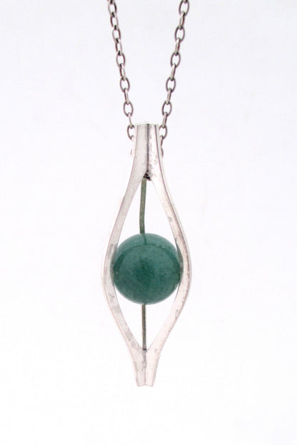 detail Elis Kauppi for Kupittaan Kulta Finland vintage silver aventurine pendant necklace 1964