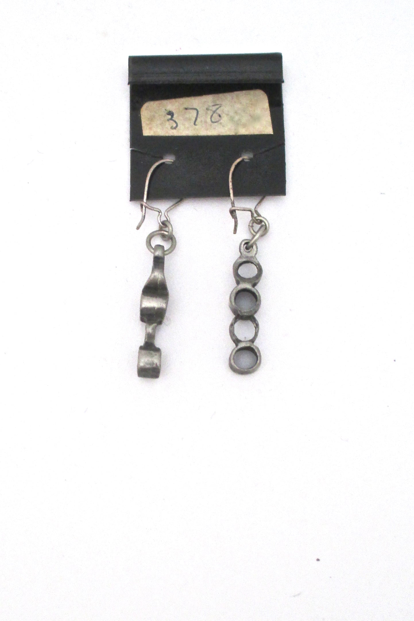 Robert Larin brutalist pewter drop earrings #378 ~ on original card