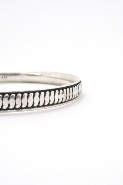 detail Hans Hansen Denmark vintage Scandinavian Modern silver bangle bracelet 200
