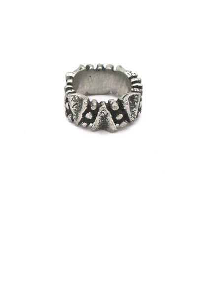 detail Robert Larin Canada vintage brutalist pewter dots ring