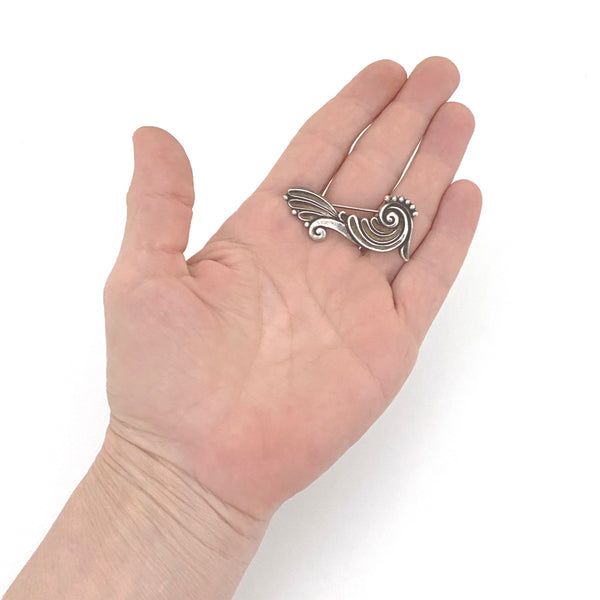 detail scale Margot Van Voorhies Carr Margot de Taxco Mexico vintage silver brooch mid century Modernist jewelry design