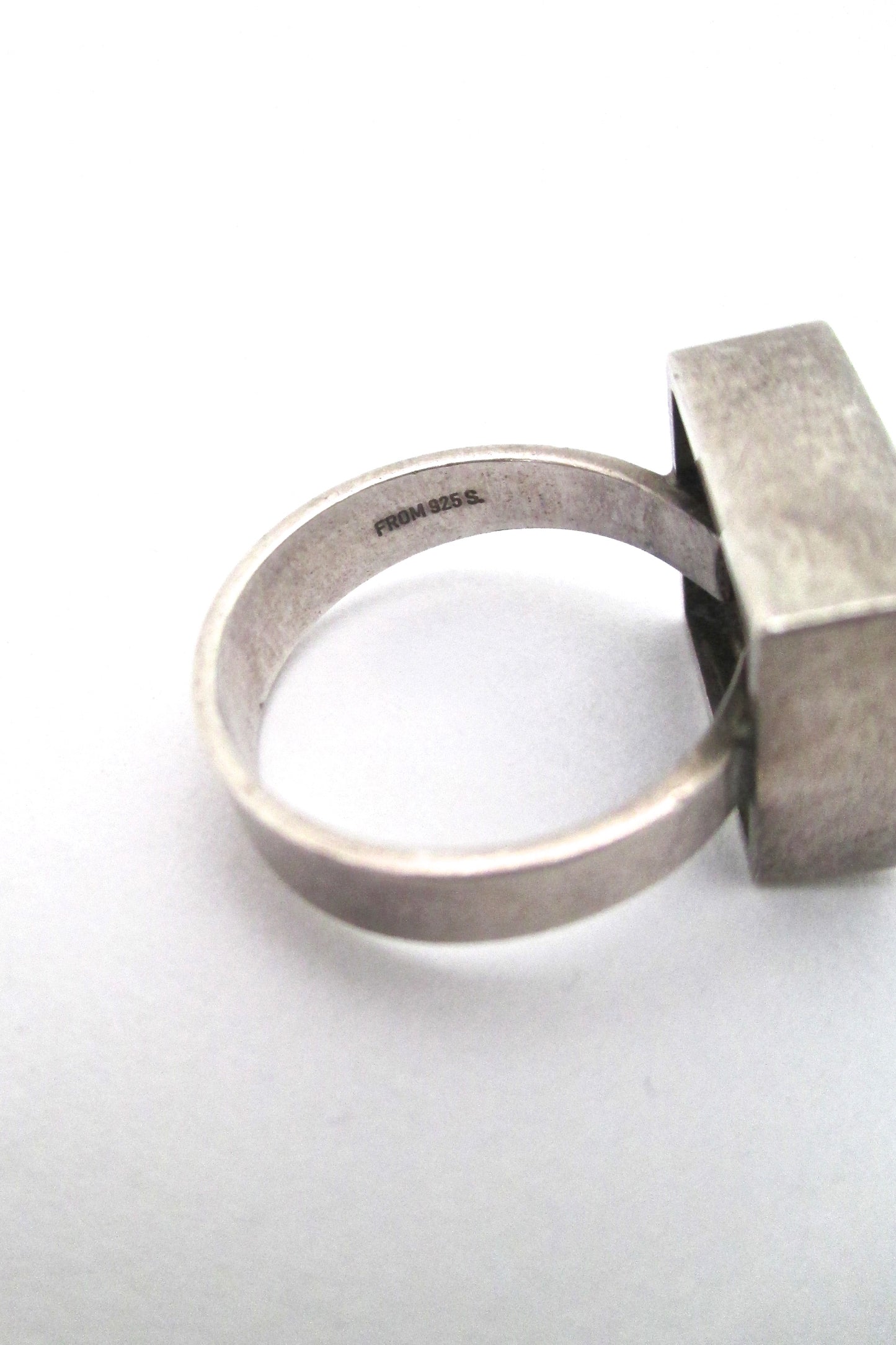Niels From silver & onyx square ring