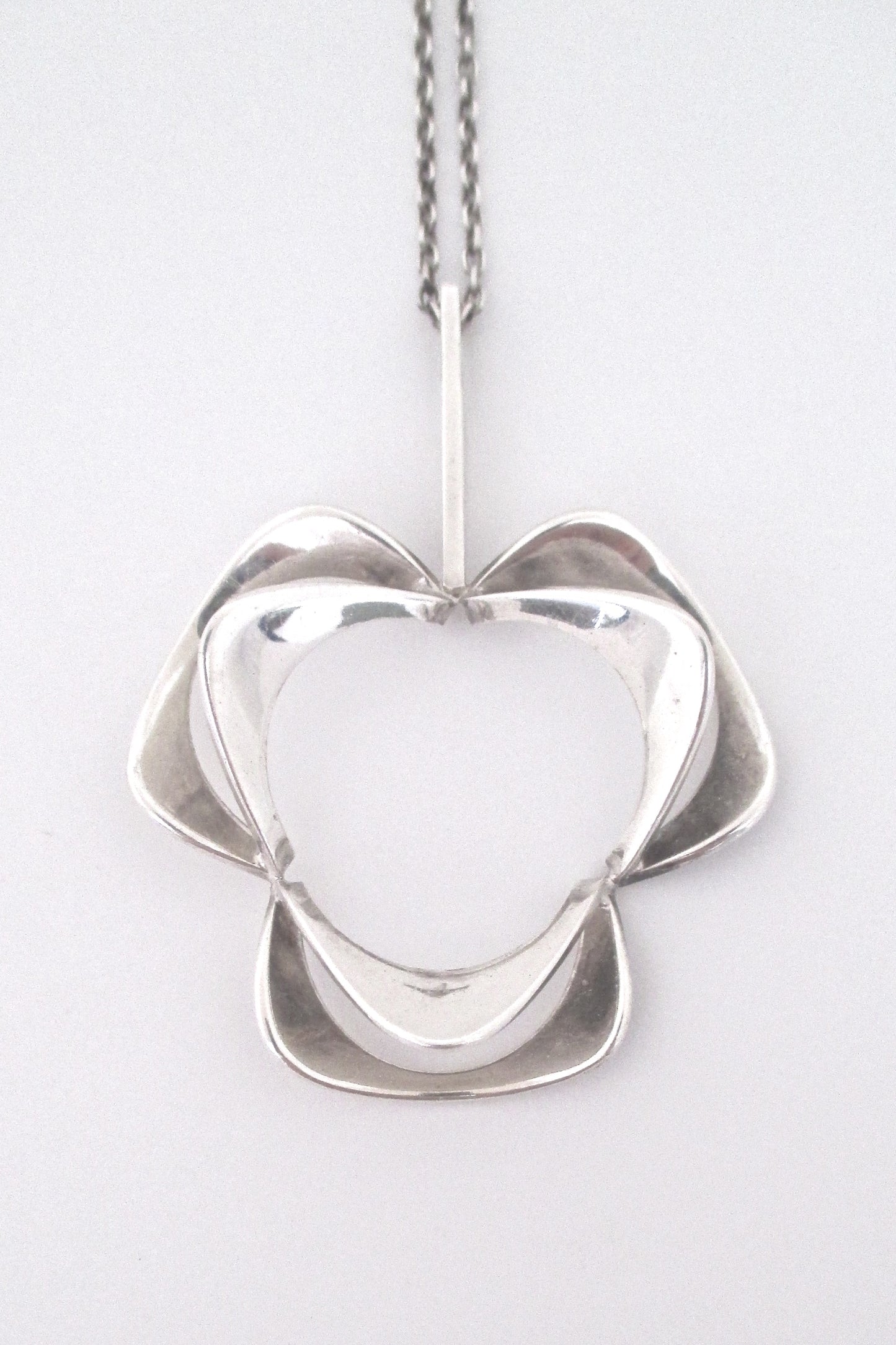 detail Theresia Hvorslev for Alton Sweden vintage silver large Scandinavian Modern dimensional pendant necklace 1970