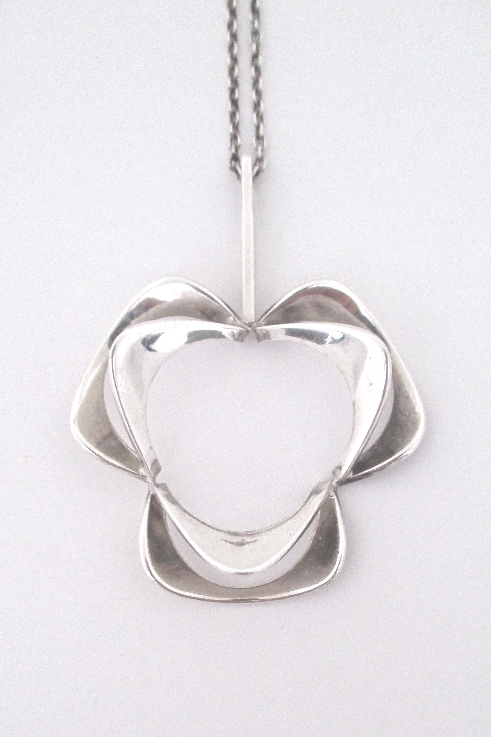 detail Theresia Hvorslev for Alton Sweden vintage silver large Scandinavian Modern dimensional pendant necklace 1970