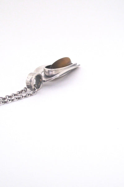 Elis Kauppi tapering tiger eye pendant necklace - 1974