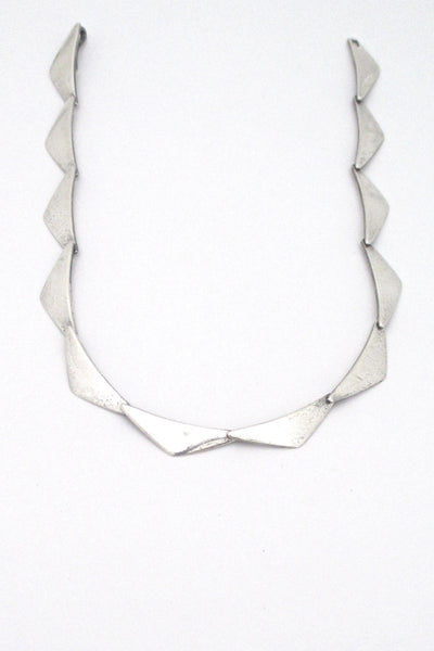 detail Hans Hansen Denmark vintage silver Scandinavian Modern Peaks necklace by Bent Gabrielsen