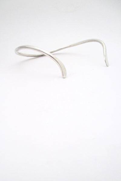 detail Ove Wendt for Age Fausing Denmark vintage heavy silver curved neck ring Scandinavian Modern